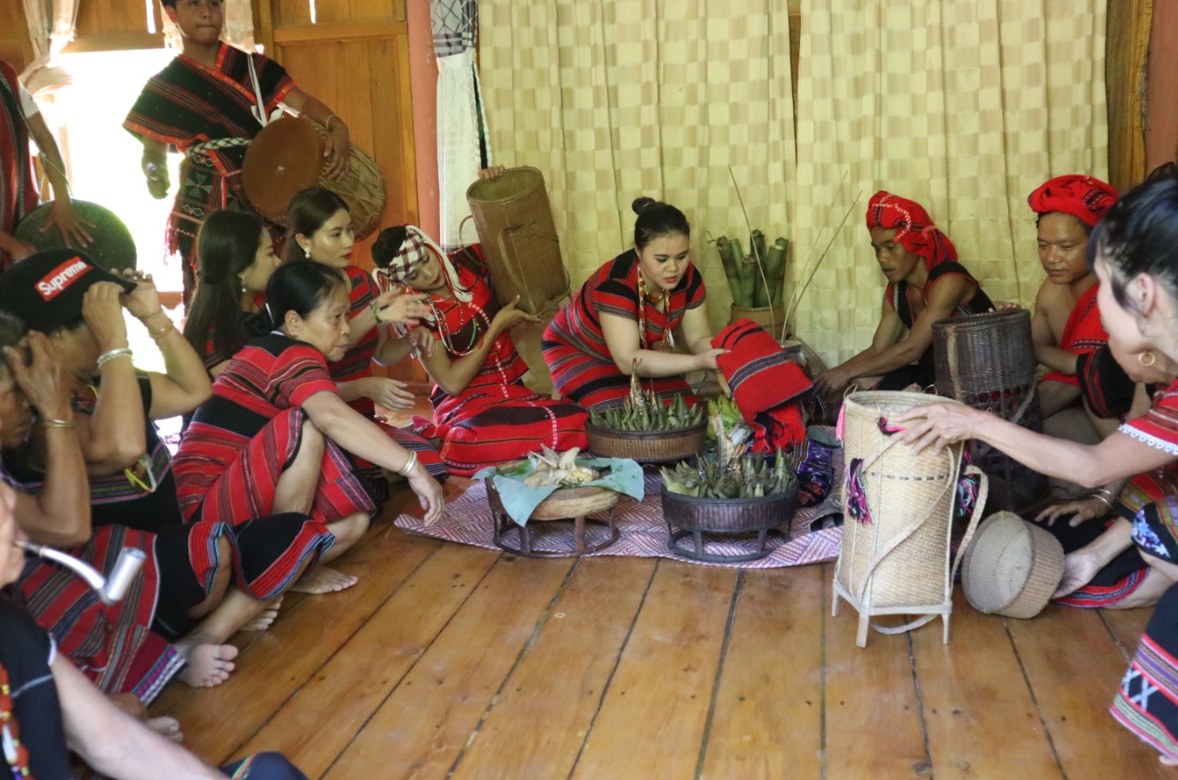 Đám cưới truyền thống của người Pa Cô